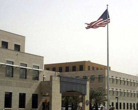 قطر تدين الهجمات الإيرانية على سفارتي أمريكا بالرياض والكويت