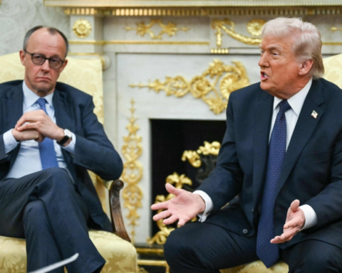 ترامب والمستشار الألماني: مباحثات حاسمة حول الشرق الأوسط وإيران