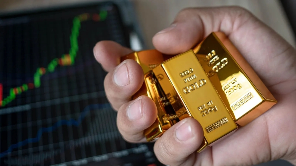 انهيار أسعار الذهب والفضة بضغط الدولار والفائدة الأمريكية