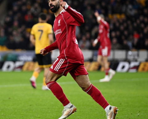 بعد غياب.. محمد صلاح يعود للتسجيل في مرمى وولفرهامبتون