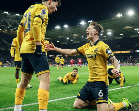 وولفرهامبتون ضد ليفربول: سقوط مدوٍ للريدز في الوقت القاتل