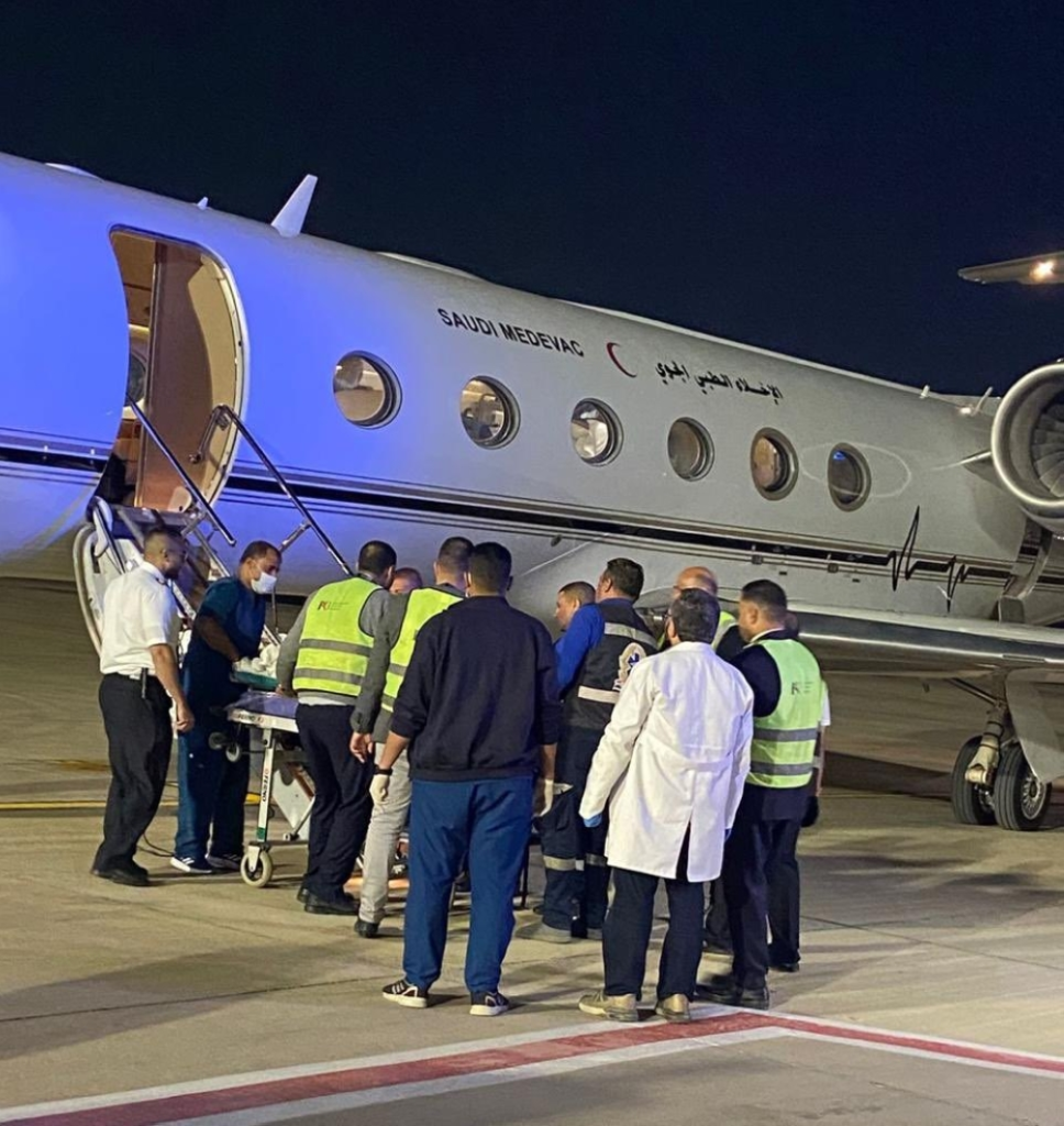 إخلاء طبي لمواطنين سعوديين من القاهرة إلى المملكة بحالة حرجة