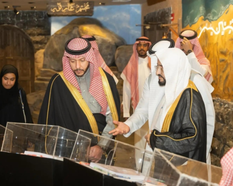 جولة نائب أمير المدينة في معرض ومتحف السيرة النبوية