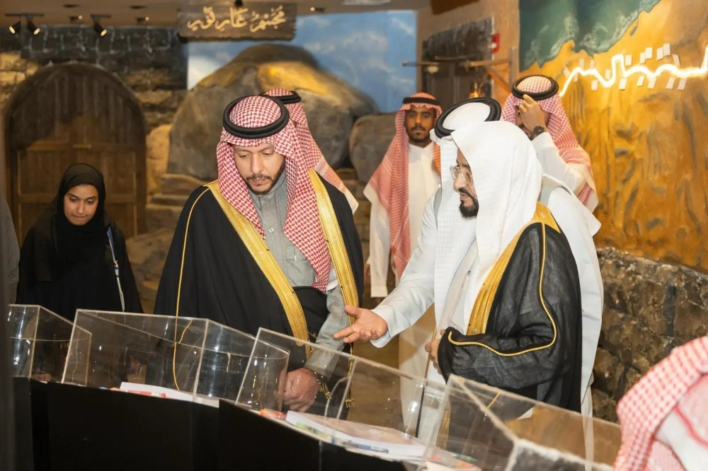 جولة نائب أمير المدينة في معرض ومتحف السيرة النبوية