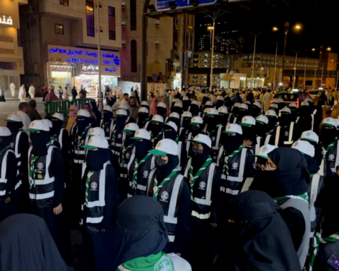 الكشافة السعودية: تفانٍ وإخلاص في خدمة ضيوف الرحمن