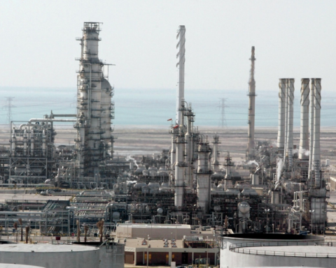 فشل استهداف مصفاة رأس تنورة واستقرار إمدادات الطاقة - وزارة الطاقة