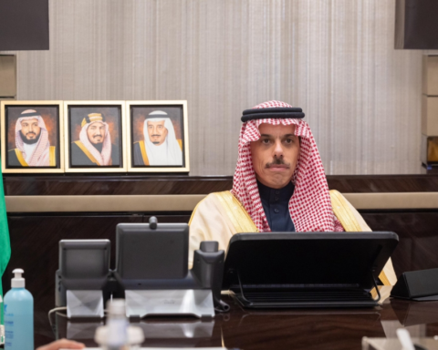 وزير الخارجية يبحث خفض التصعيد مع نظرائه في الصين والهند