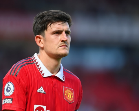 تخفيض عقوبة هاري ماغواير في اليونان: تفاصيل الحكم النهائي