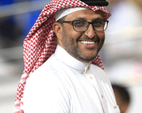 عبدالإله العمري.. رحلة الصمود من الانتقادات إلى قيادة الدفاع