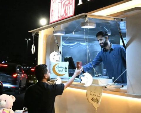 عربات "الفود ترك" في رمضان: وجهة مفضلة في جدة ودعم للاقتصاد