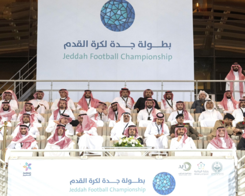 وزير الرياضة يحضر نهائي بطولة جدة لكرة القدم 2026