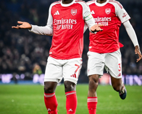 فوز أرسنال على برايتون 1-0: ساكا يقود الجانرز للصدارة