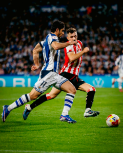 ريال سوسييداد يواجه أتلتيكو مدريد في نهائي كأس ملك إسبانيا
