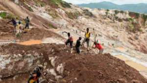 كارثة منجم روبايا: مقتل 200 شخص وتأثيرات عالمية للكولتان