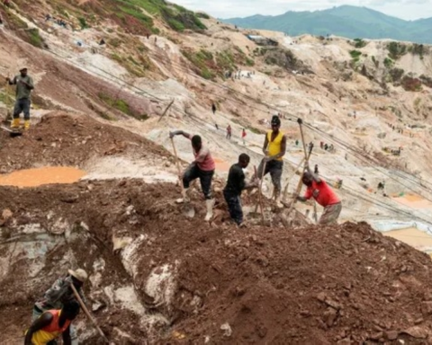 كارثة منجم روبايا: مقتل 200 شخص وتأثيرات عالمية للكولتان