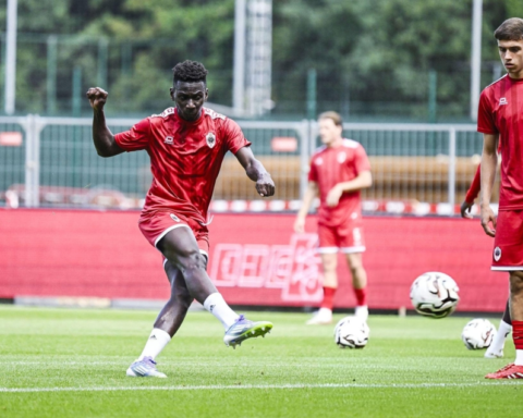 مروان الصحفي يقترب من إنجلترا.. تفاصيل العرض الجديد وموقف رينارد