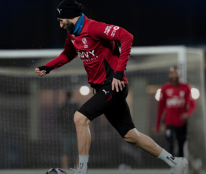 اختبار طبي يحسم مشاركة بنزيما مع الهلال أمام النجمة في الدوري