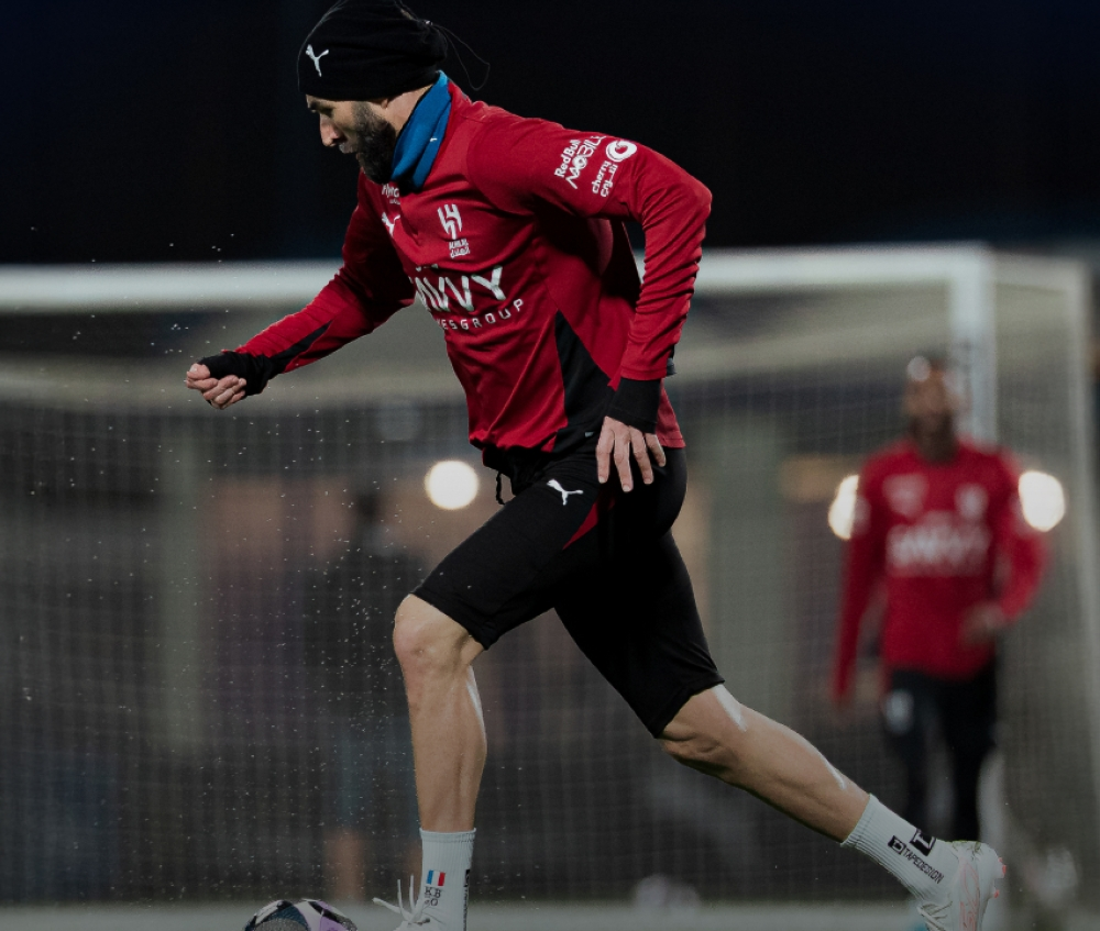 اختبار طبي يحسم مشاركة بنزيما مع الهلال أمام النجمة في الدوري