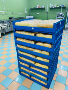 Jeddah Municipality: Closure of an unlicensed bakery in Dhahban and destruction of food products