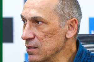 دونيس مدرب الخليج: مواجهة الحزم مصيرية لكسر سلسلة التعثرات