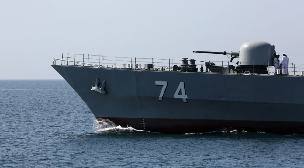 سفينة حربية إيرانية تتجه لسريلانكا بعد إغراق فرقاطة وتصعيد أمريكي