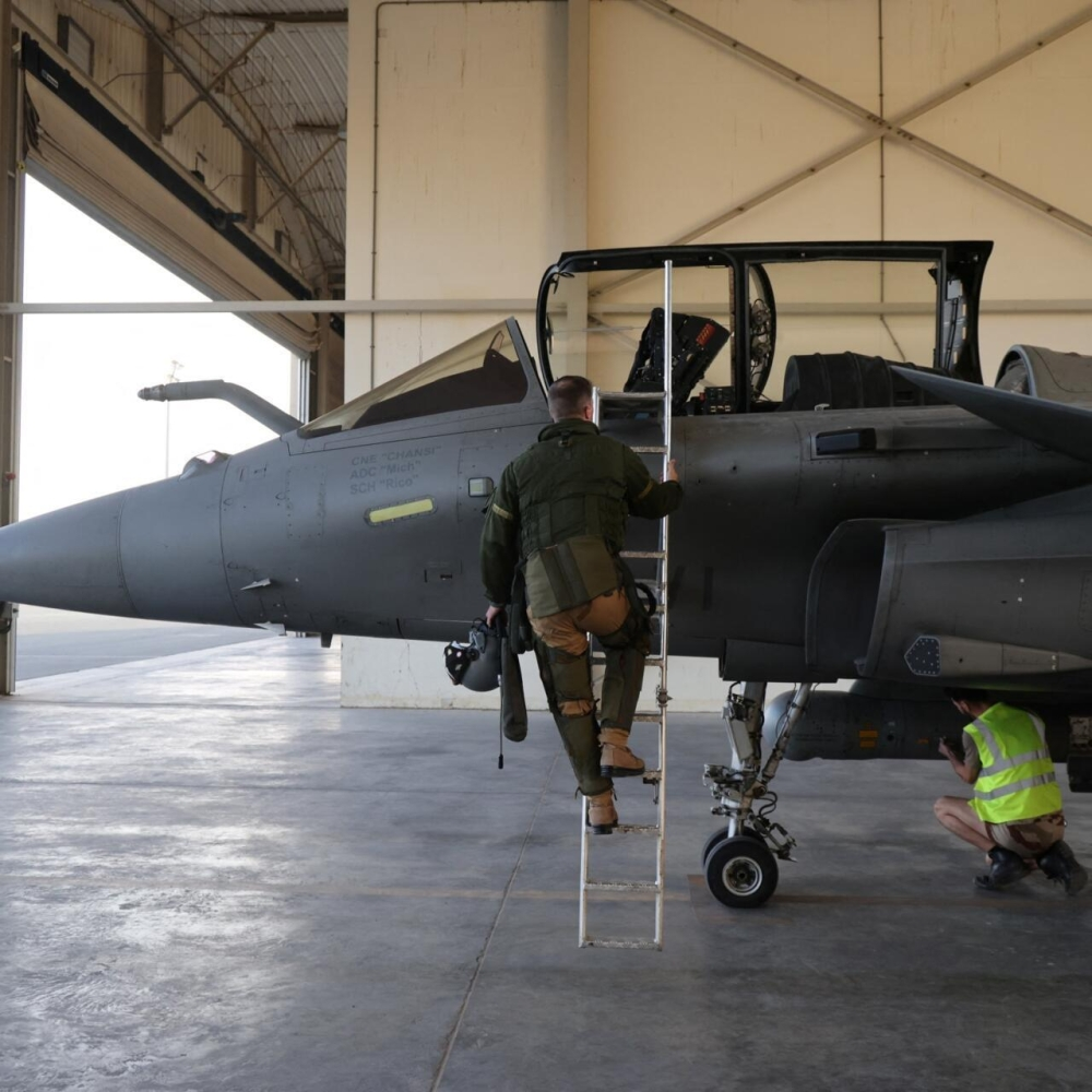 فرنسا تستضيف طائرات أمريكية في قواعدها بالشرق الأوسط