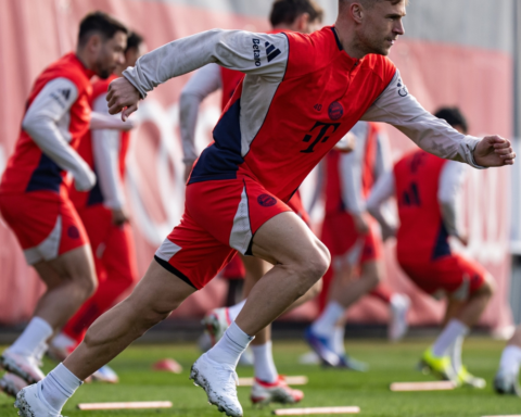 بايرن ميونيخ يواجه مونشنغلادباخ: غياب كين واقتراب حسم الدوري