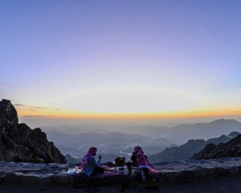 إفطار في مرتفعات الطائف: سحر الطبيعة وروحانية رمضان