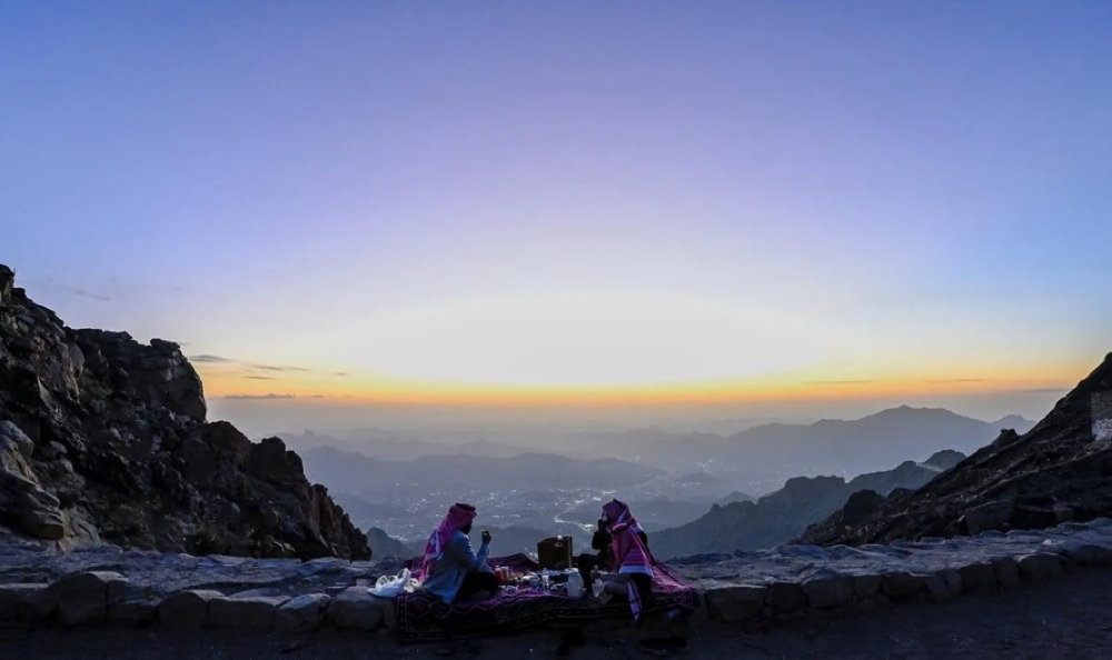 إفطار في مرتفعات الطائف: سحر الطبيعة وروحانية رمضان