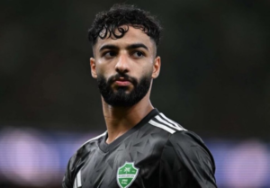 صالح أبو الشامات يختار الأفضل بين الهلال والنصر في روشن