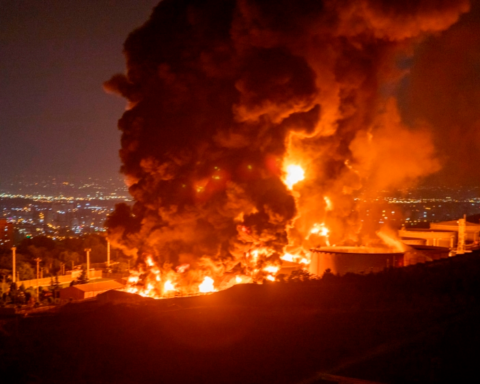 الجيش الإسرائيلي يضرب 200 هدف في إيران ويدمر الدفاعات الجوية