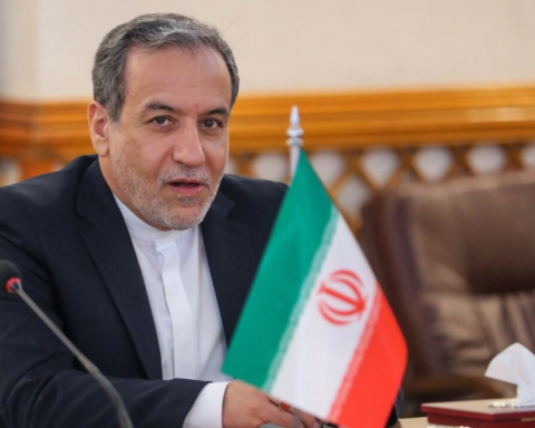 تحذيرات عراقجي من الغزو البري وتصعيد ترامب ضد إيران