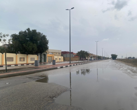 إنذار أحمر: أمطار غزيرة تضرب مكة وعسير والباحة اليوم