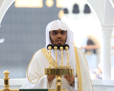 إمام الحرم يدعو لاغتنام رمضان وتحري ليلة القدر بقلب خاشع