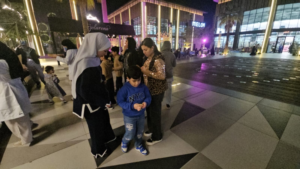 مخاطر نوافذ المركبات على الأطفال: تحذيرات ونصائح وقائية