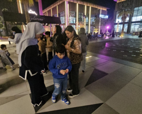 مخاطر نوافذ المركبات على الأطفال: تحذيرات ونصائح وقائية