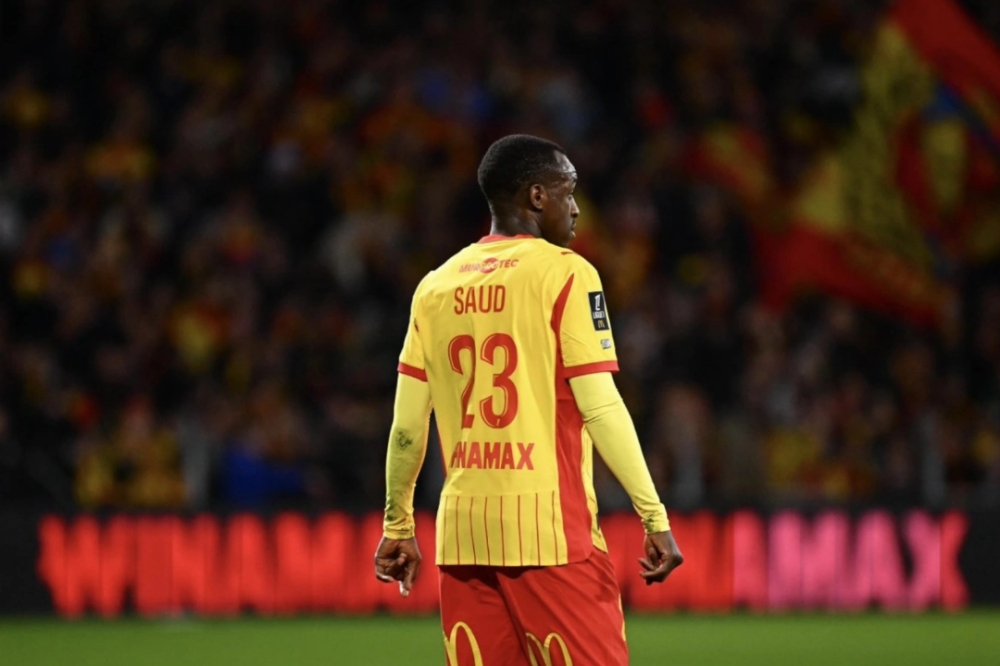 سعود عبدالحميد يقود لانس لنصف نهائي كأس فرنسا بأداء مبهر