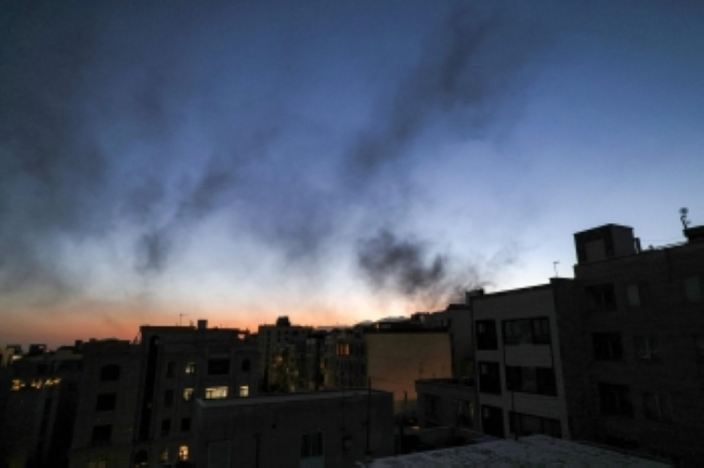 انفجاران في طهران: تفاصيل القصف وتصاعد الحرب مع واشنطن