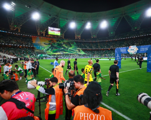 خبير يحسم جدل ركلة جزاء الاتحاد أمام الأهلي في الديربي