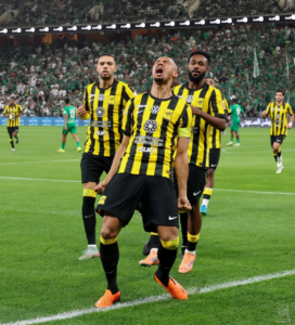 خبير يحسم صحة ركلة جزاء الاتحاد ضد الأهلي في الديربي