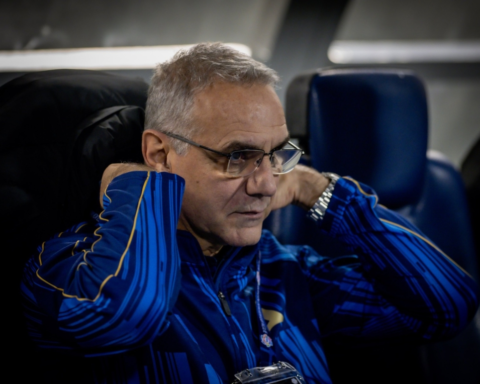 مدرب الخليج يعلق على الفوز أمام الحزم في دوري روشن | تصريحات نارية