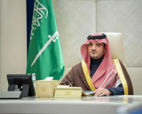 وزير الداخلية يبحث مع نظيره الباكستاني أمن المملكة والمنطقة