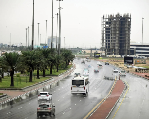 تطورات أمطار نجران اليوم: تحذيرات من سيول وانعدام الرؤية