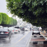 أمطار عسير اليوم: تنبيهات من سيول وصواعق حتى 8 مساءً
