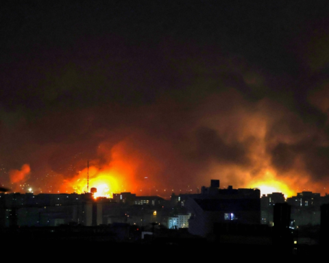 الهجوم الإسرائيلي على إيران: 80 طائرة تقصف أهدافاً في طهران