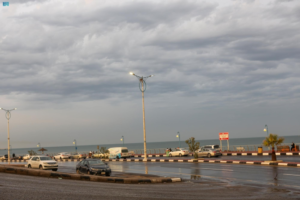 تنبيه الأرصاد: أمطار جازان غزيرة وسيول وبرد حتى المساء