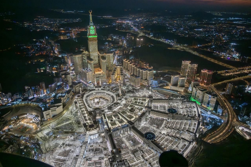 40 خدمة رقمية لضيوف الرحمن بـ 7 لغات في الحرمين الشريفين