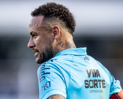 نيمار أمام القضاء الفرنسي: طاهية تطالب بـ500 ألف يورو تعويضاً