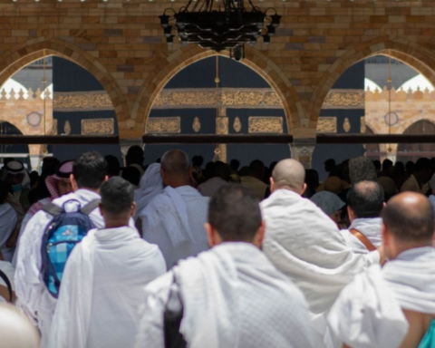 إيقاف 4 شركات عمرة بسبب مخالفات التفويج - وزارة الحج