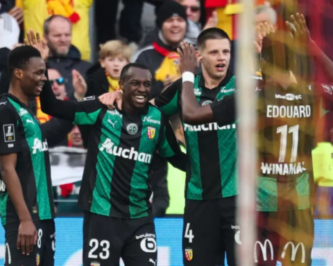 Saoud Abdulhamid scores his first goal for Lens in the French league